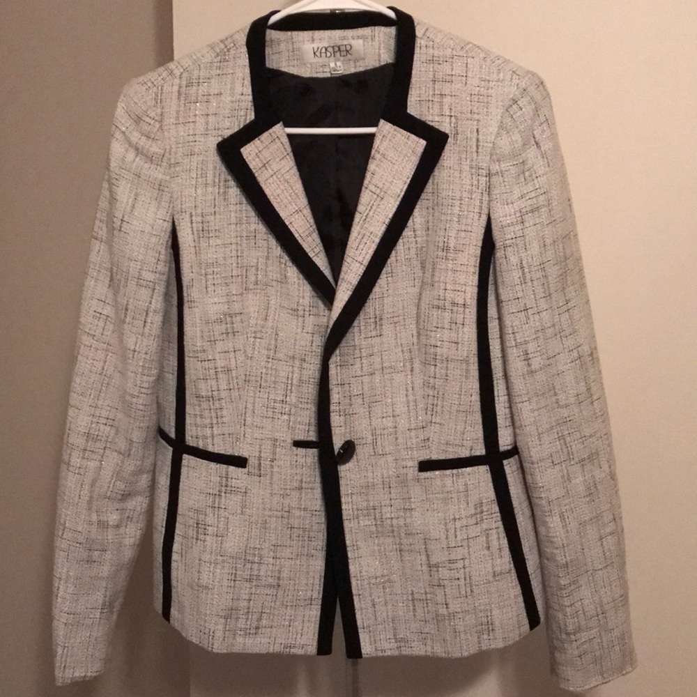 Female suit jacket - Picture 4 of 5